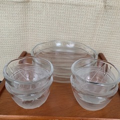 ガラス製冷麦セット(大皿2枚 直径20cm 深さ3cm 小鉢4個...