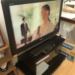 32型テレビ（REGZA）・シングルベッド（ニトリ）・冷蔵庫（日本製）