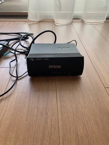 EPSON dreamio ホームプロジェクター(70000：1 3000lm) 3D・Bluetooth対応 ワイヤレスモデル EH-TW6700W