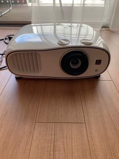 再再販！ ホームプロジェクター(70000：1 dreamio EPSON 3000lm) EH-TW6700W ワイヤレスモデル 3D・Bluetooth対応 プロジェクター、ホームシアター