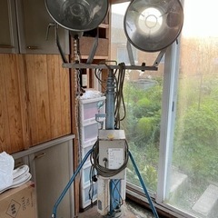 投光器　水銀灯　現場に