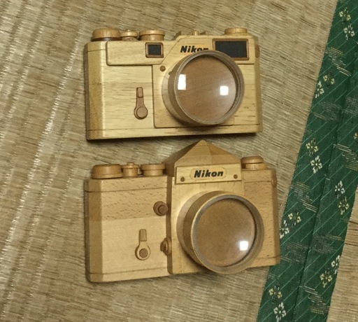 ニコン　木製の模型カメラ　実物大