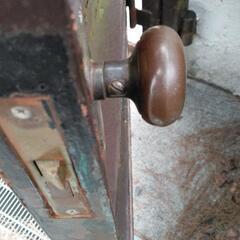 鉄扉の取手修理