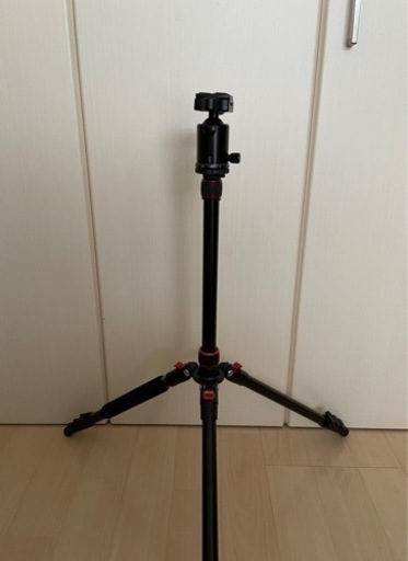 新品。１万円で購入。三脚 最大197cm 一脚 アルミ製軽い キャリーバッグ コンパクト収納