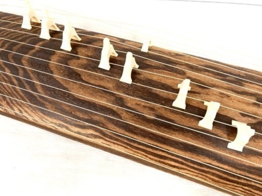 ◆和琴◆13弦琴 蒔絵あり 全長184cm 琴柱／丸袋付【直接引き取り可】 ◇和琴◇13弦琴 蒔絵あり 全長184cm 琴柱／丸袋付【直接引き取り