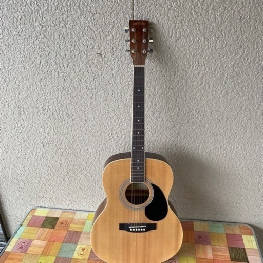 アコースティックギター「HONEY BEE」