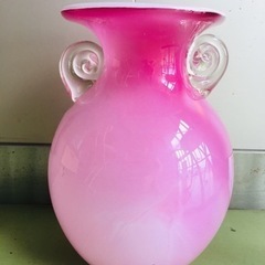 ピンクの花瓶