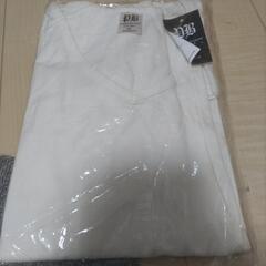 Vネック　白Tシャツ　XL　新品未使用