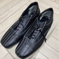 フェラガモ　スニーカー　靴