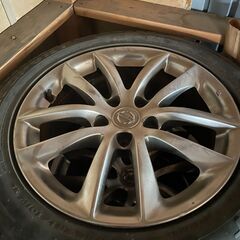 スカイライン 純正 225/55 ZR17