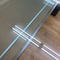 R212 NITORI トップガラスダイニングテーブル 革調 肘掛け付4脚椅子 セット 美品