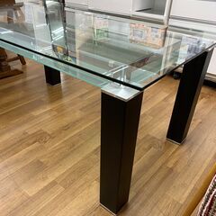 R212 NITORI トップガラスダイニングテーブル 革調 肘掛け付4脚椅子 セット 美品