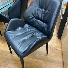 R212 NITORI トップガラスダイニングテーブル 革調 肘掛け付4脚椅子 セット 美品