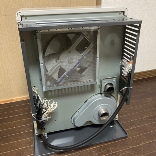 54☆配達無料！ 美品！ トヨトミ FF式石油ストーブ 2012年製 FF式