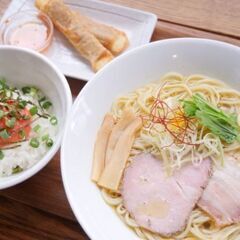 海老名市のビナウォーク6番館にあるラーメン屋「麺処ぐり虎 海老名店」の画像