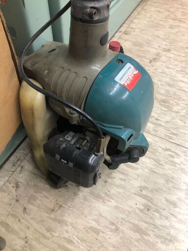 エンジン刈払機　makita(マキタ)　MEM262 中古品　当店管理番号：【47855】