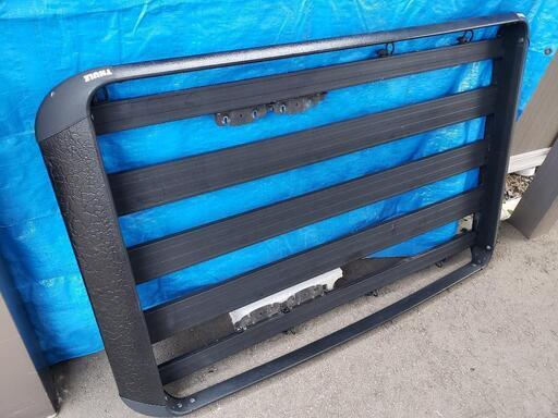 期間限定値下げします！Thule 小売 スーリー エクスペディション821  