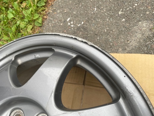 16×6J　オフセット：45　ＰＣＤ：100　ハブ径：54mm