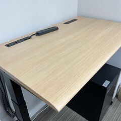 【美品】高さを調整できる　okamura（オカムラ） 電動昇降デスク　SWIFT（スイフト）