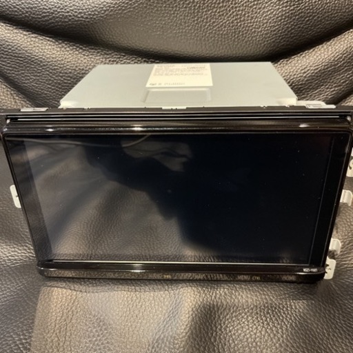 トヨタ　ナビ　NSZT-Y68T（テレビナビコントロール付き）使用期間4ヶ月