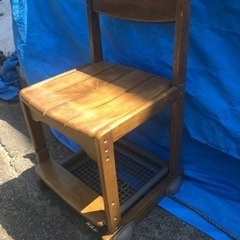 子供用　木の椅子