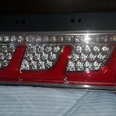 トラックテール