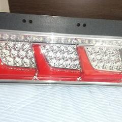 トラックテール