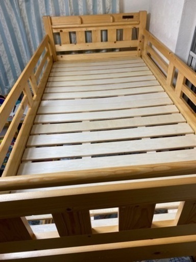 木製二段ベッド - ベッド