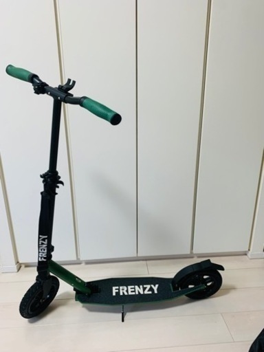 【キックボード】大人用 Frenzy FR205PP 別売ライト、収納バッグ付き