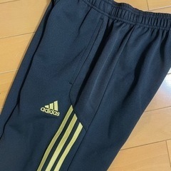 used アディダスadidasジャージズボン(150)黒×ゴールド