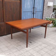 Uldum Mobelfabrik社 Johannes Andersen(ヨハネス・アンダーセン) チーク材 エクステンションダイニングテーブル！デンマーク家具のなかでも人気の高い洗練された逸品♪CH303