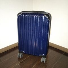小型スーツケース　機内持ち込み可能