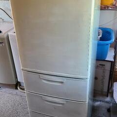 作業場用の冷凍冷蔵庫。汚れ、傷等有りますが壊れ無く機能します。