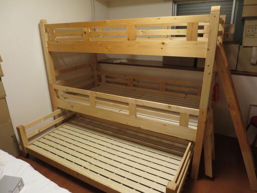 木製二段ベッド（三段ベッド）【引き取りのみ】