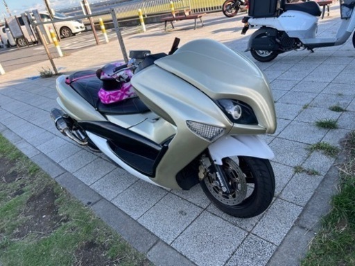 4D9マジェスティ カスタム車