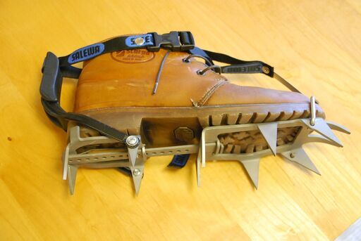 アイゼン SALEWAワンタッチ12爪、秀岳荘ロングスパッツ