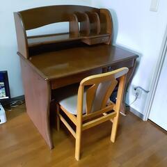 木調高級机と椅子を譲ります。