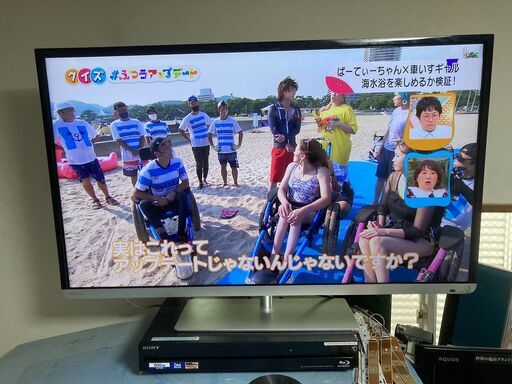 TOSHIBA　東芝　40インチ液晶TV 40J7 　本体/リモコン/カード赤（ミニ)　動作品　中古現状渡しです。