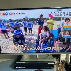 TOSHIBA　東芝　40インチ液晶TV 40J7 　本体/リモ...