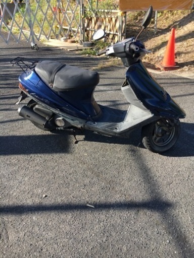 外装少し割れたので値引き　アドレスv100 CE13A 少し手を入れてます。