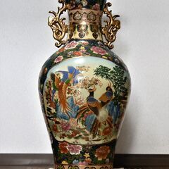 　中国絵柄風陶器瓶