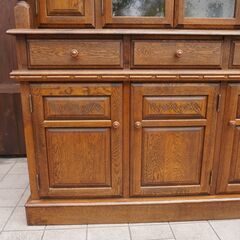 HAYAMA GARDEN(葉山ガーデン)取扱いの北海道旭川家具メーカー勇峰工芸のナラ材を使用したキャビネットです。無垢材の上品な質感とナチュラルな雰囲気が魅力のサイドボードは食器棚や本棚としても♪CH306