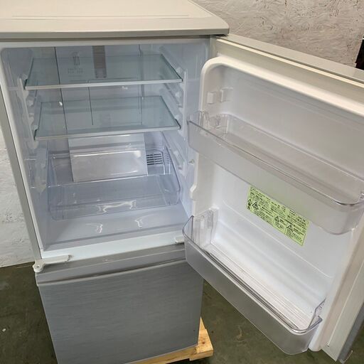 【SHARP】シャープ ノンフロン冷凍冷蔵庫 容量137L 冷凍室46L 冷蔵室91L SJ-D14F-S 2020年製