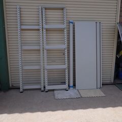 中軽量　頑丈なスチール棚　H:2100　W:1830　D:57　ボルトレス　棚：5段　在庫2台有　定価3.5万