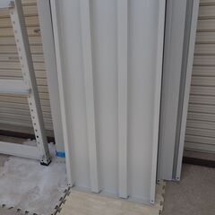 中軽量　頑丈なスチール棚　H:2100　W:1830　D:57　ボルトレス　棚：5段　在庫2台有　定価3.5万