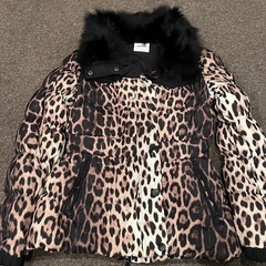 モスキーノダウン　ヒョウ柄