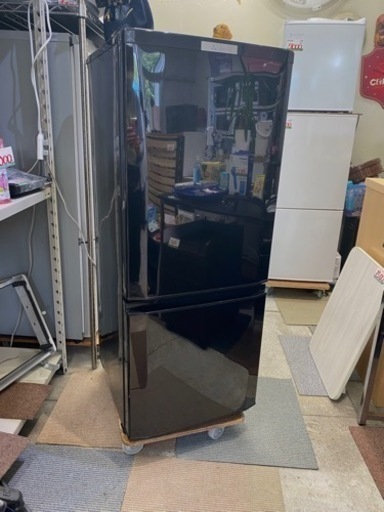 三菱 人気のブラック 146L 一人暮らし 学生 冷蔵庫 中古品 2016