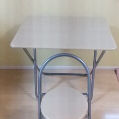 折り畳める　机と椅子のセット