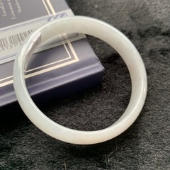 本翡翠バングル　ミャンマー産　純白　完美品