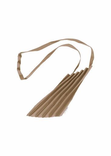 新品　イッセイミヤケ　me ISSEY MIYAKE\nANGLE PLEATS BAG\nBeige　定価8,800\n税込